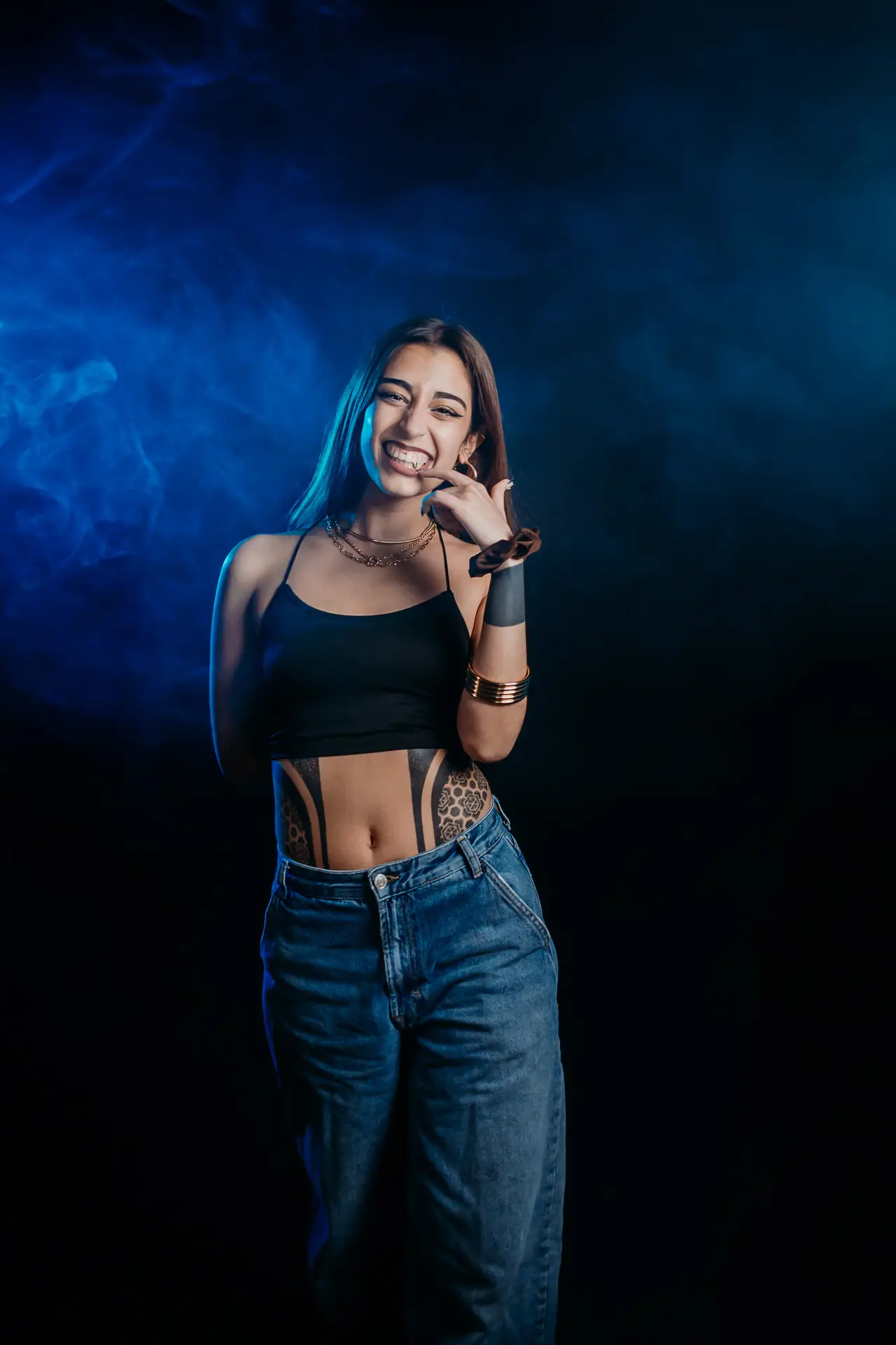 bloody mel - tatoueuse spécialisée en Fineline et Darkwork chez LA FRATRIE TATTOO à Nice