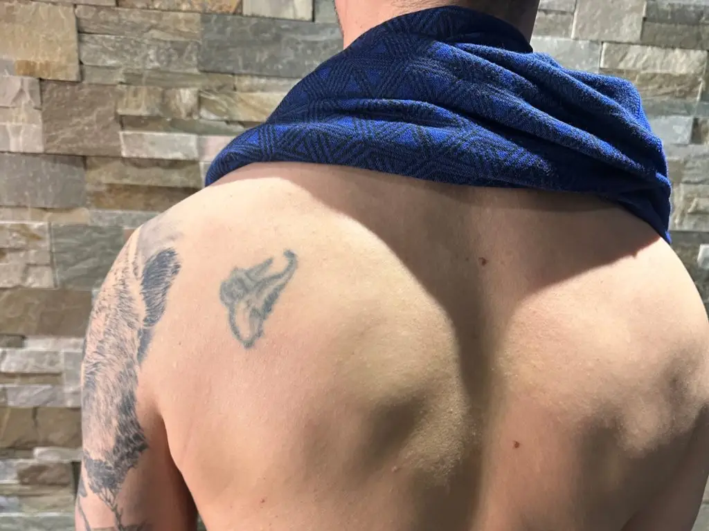 avant le recouvrement d'un ancien tatouage (cover-up) chez LA FRATRIE TATTOO