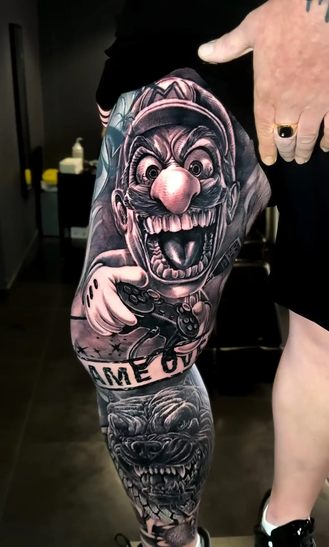 Tatouage réalisme chicano réalisé par FATTINK au salon de Tatouage LA FRATRIE TATTOO à Nice